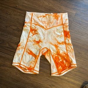 Balance Athletica Oasis collection tie dye rider shorts size small